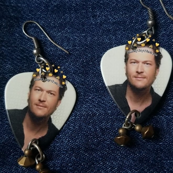SOLD Blake Shelton guitar pick shaped earrings - Picture 3 of 4